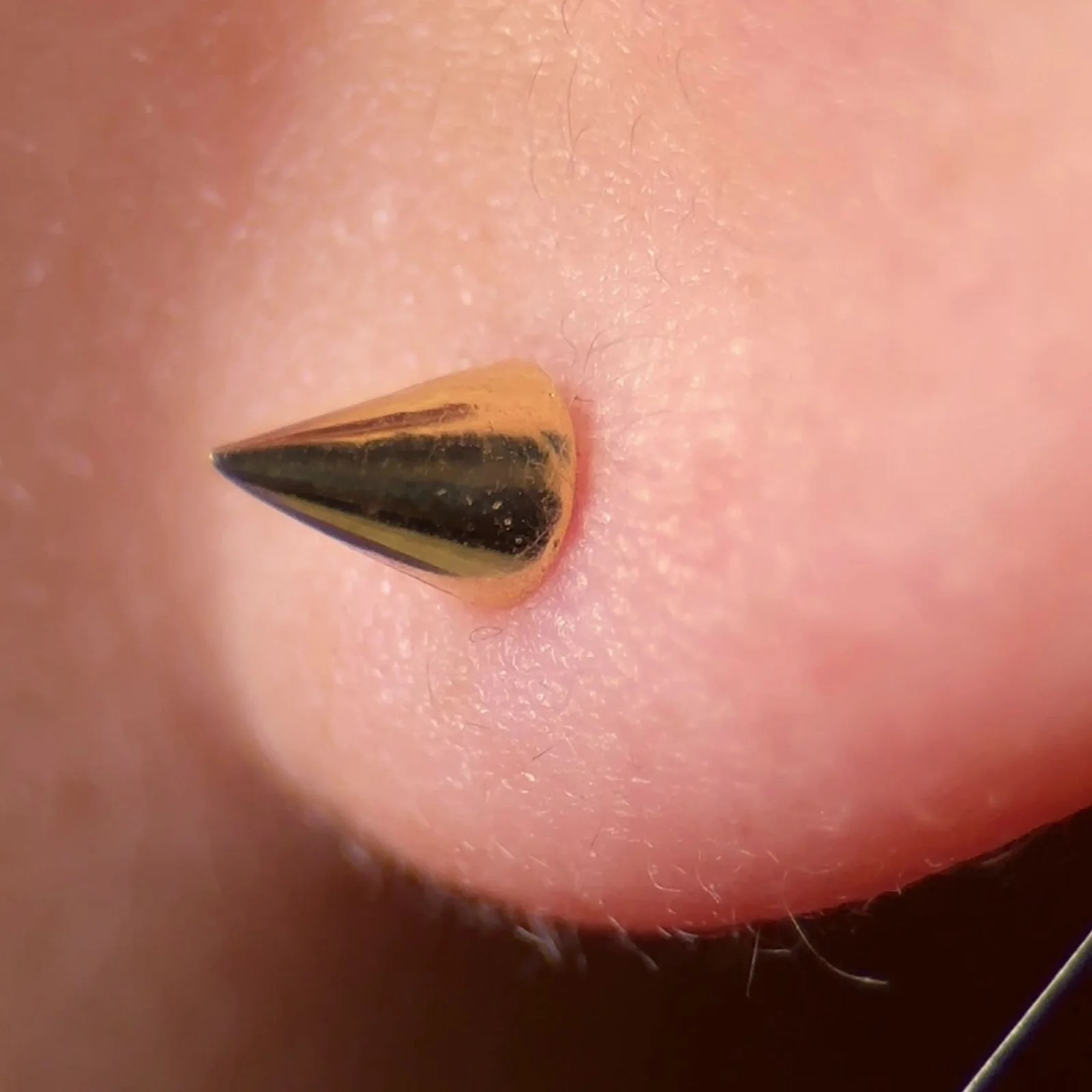 Yellow Gold Spike Threaded Flat Back Earring - Image 2