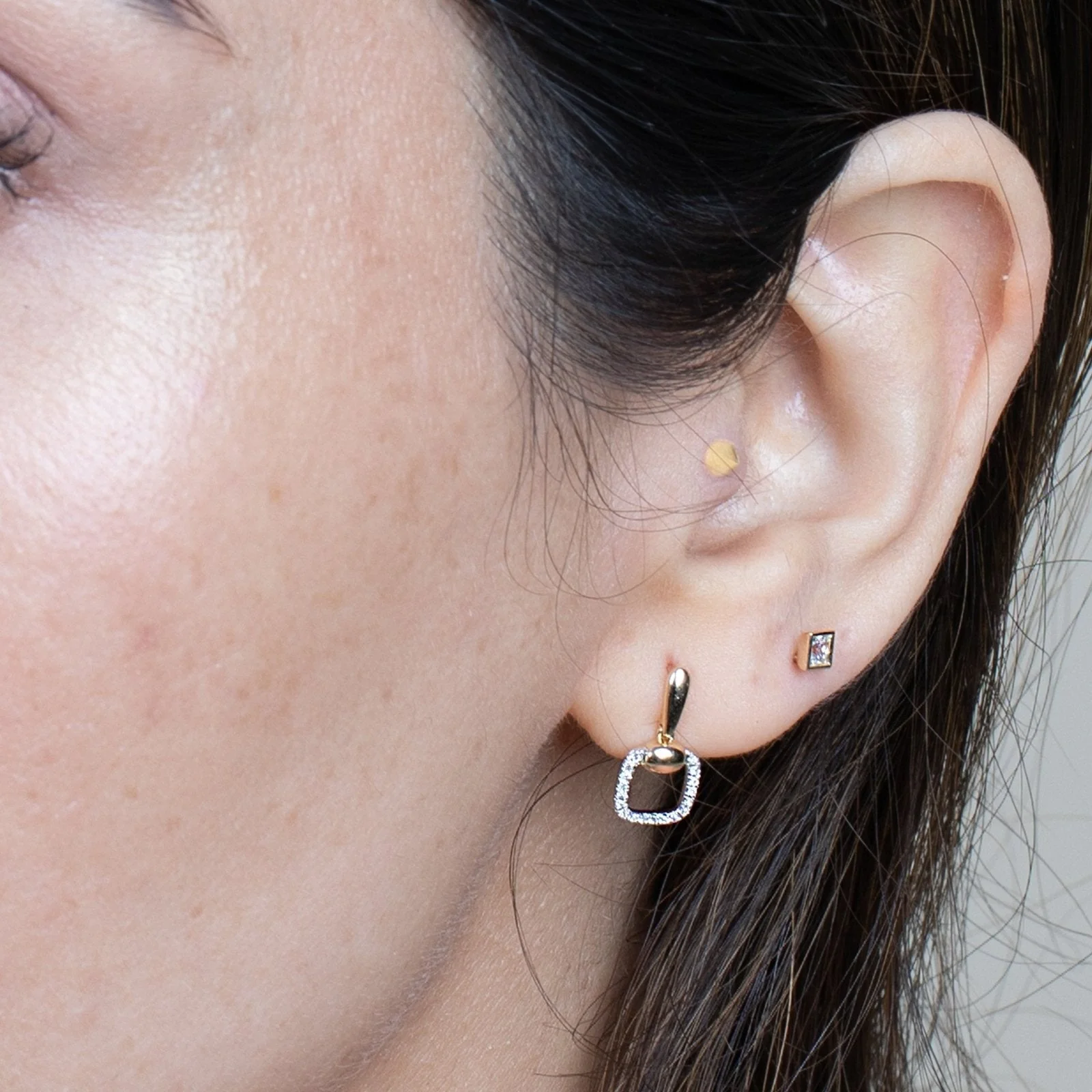 Yellow Gold Spike Threaded Flat Back Earring - Image 7