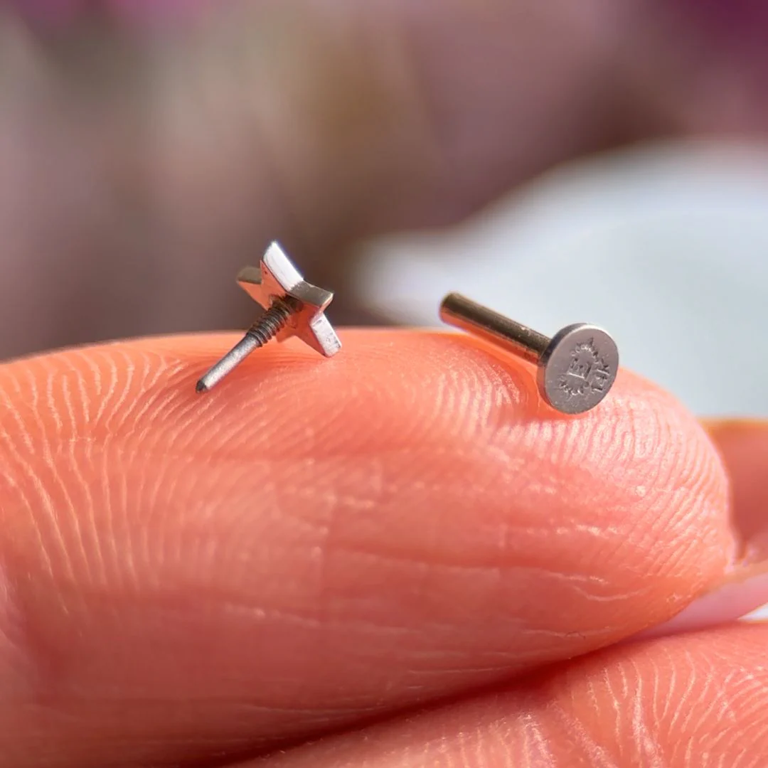 White Gold Star Threaded Flat Back Earring - Image 5