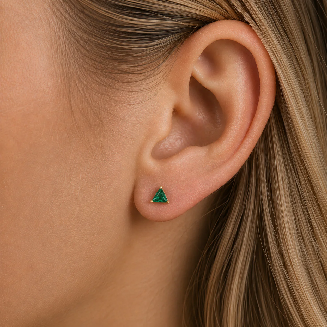 Yellow Gold Triangle Cut Emerald Flat Back Earring - Image 3