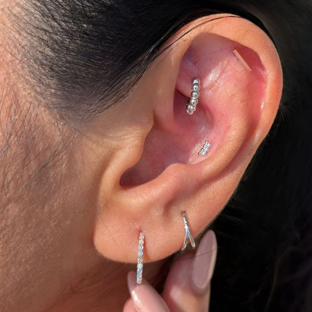 White Gold Triple Stone Beaded Flat Back Earring - Image 2