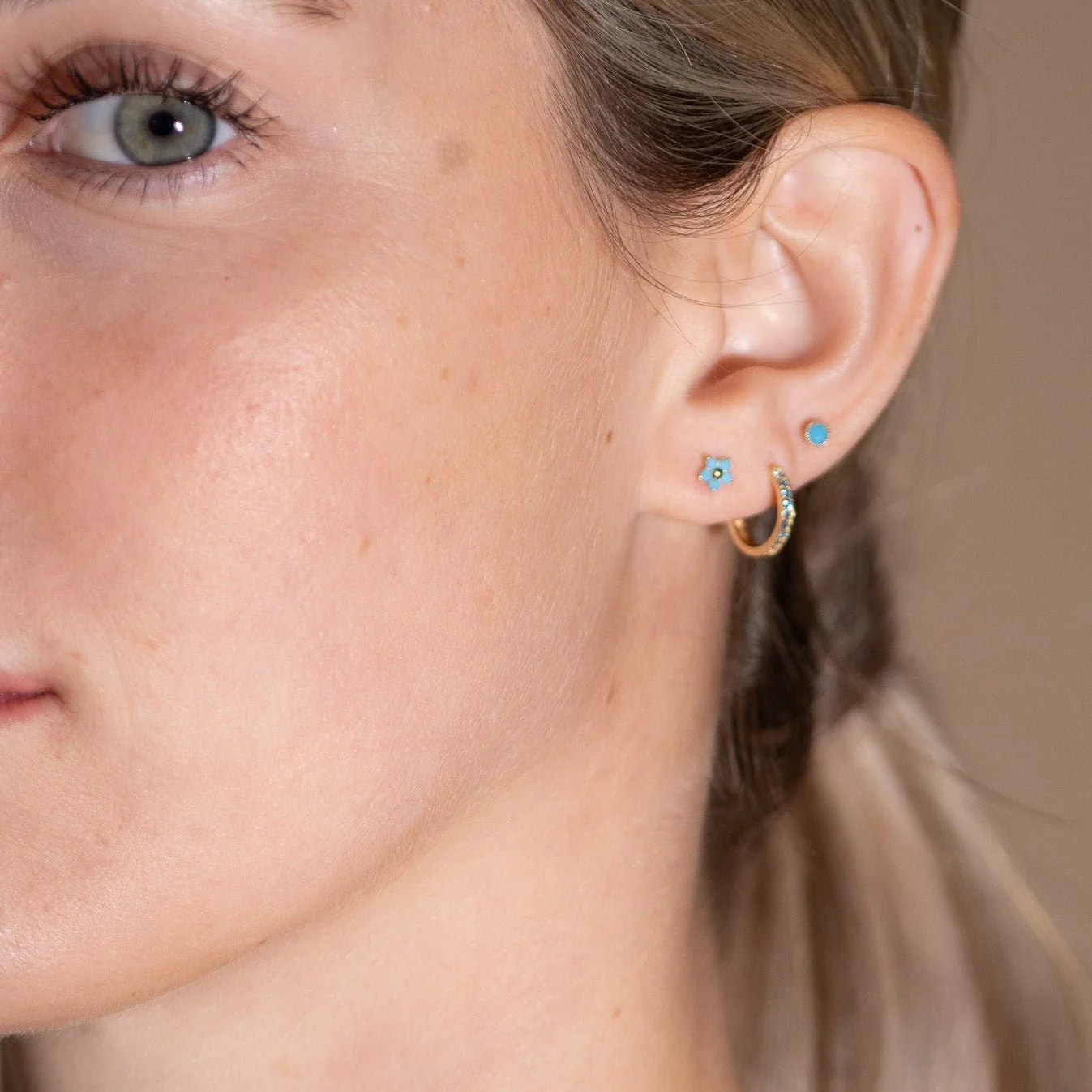 Yellow Gold Turquoise Milgrain Set Flat Back Earring - Image 2