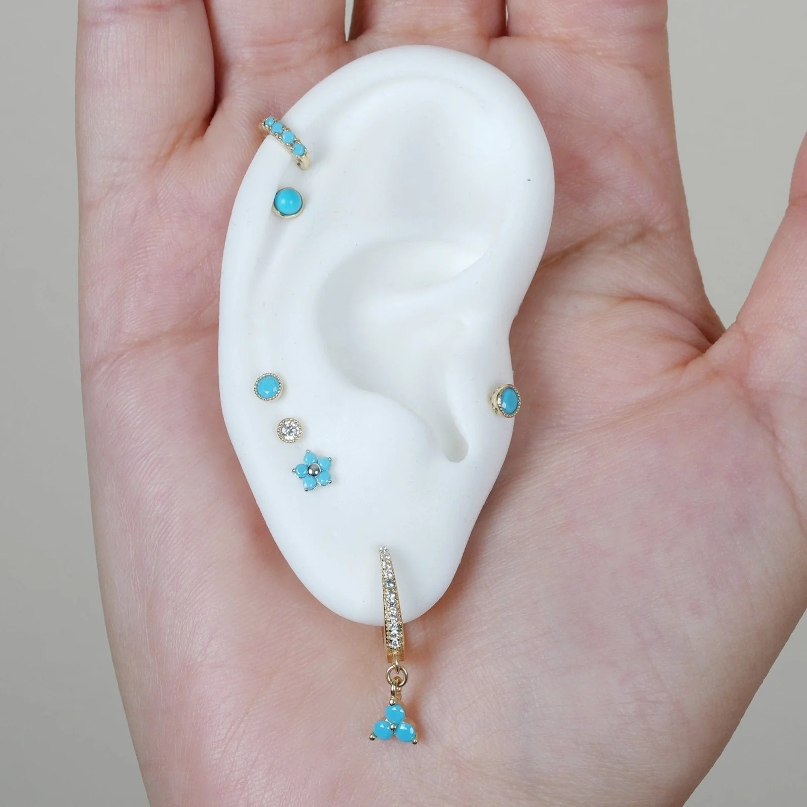 Yellow Gold Turquoise Milgrain Set Flat Back Earring - Image 9