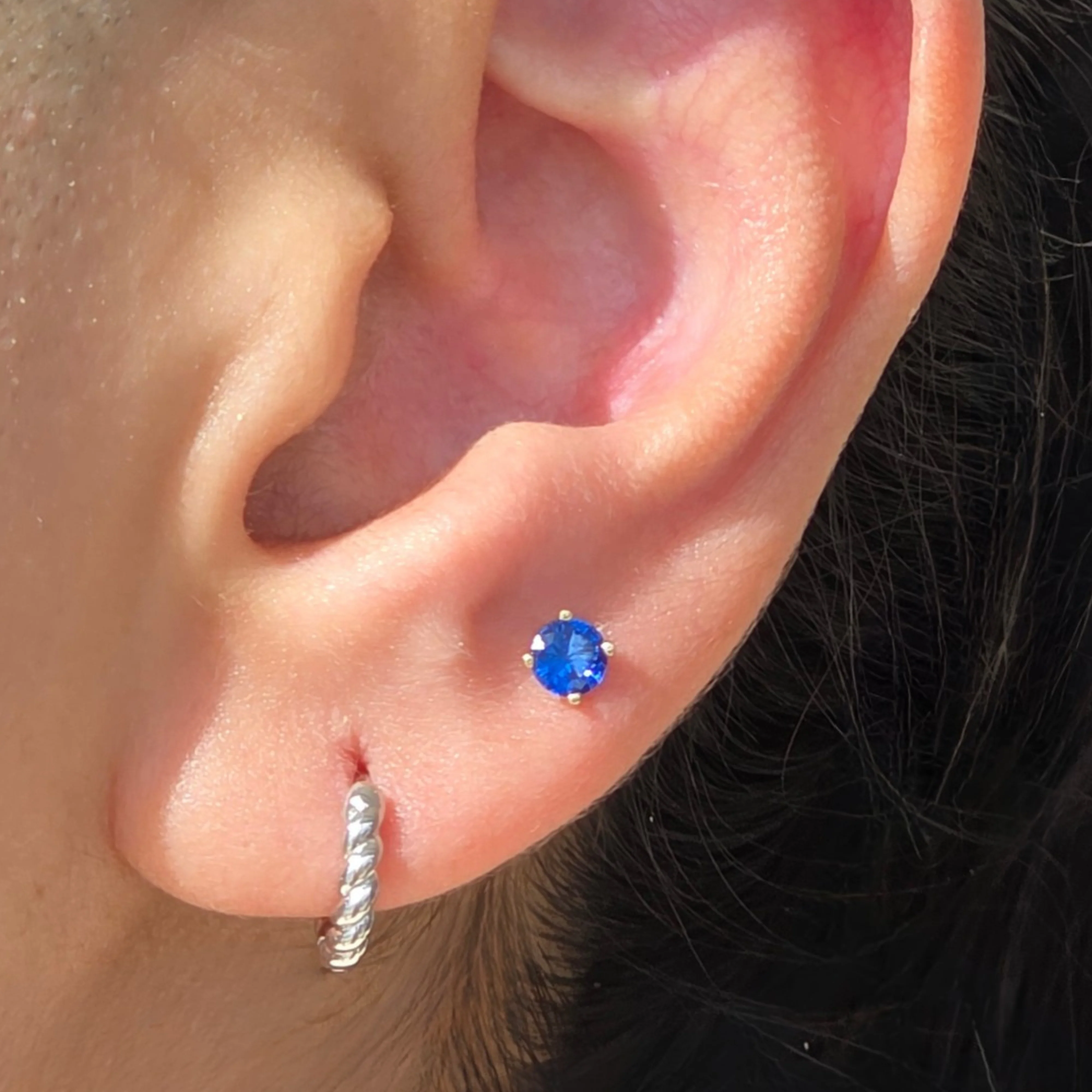 White Gold Blue Sapphire Flat Back Earring - Image 4