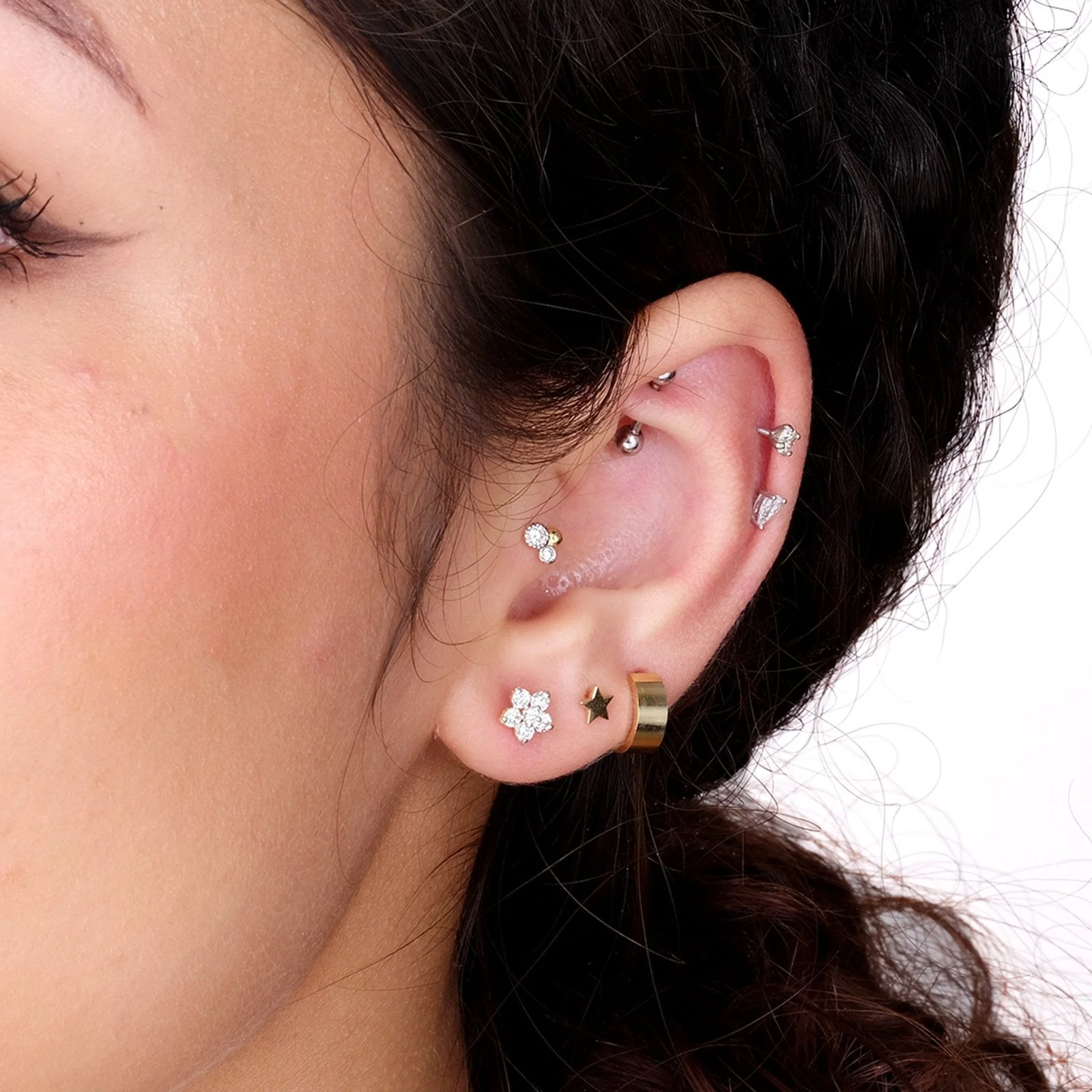 Yellow Gold Triple Diamond Cluster Flat Back Earring - Image 13