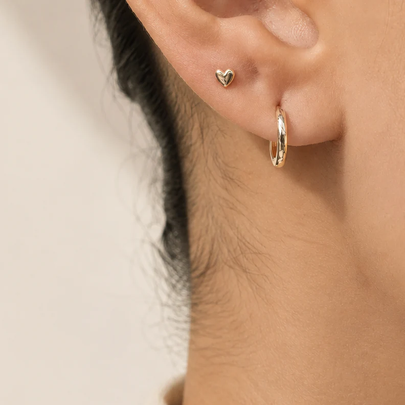 Yellow Gold Heart Threaded Flat Back Stud Earring - Image 8